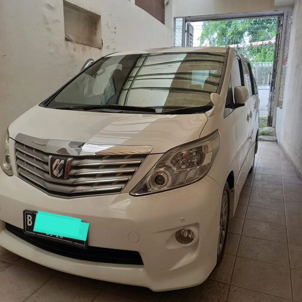 Toyota Alphard 2011