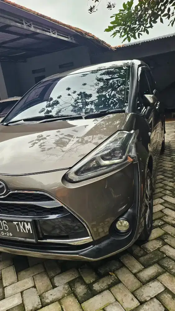 Toyota Sienta Q AT 2016