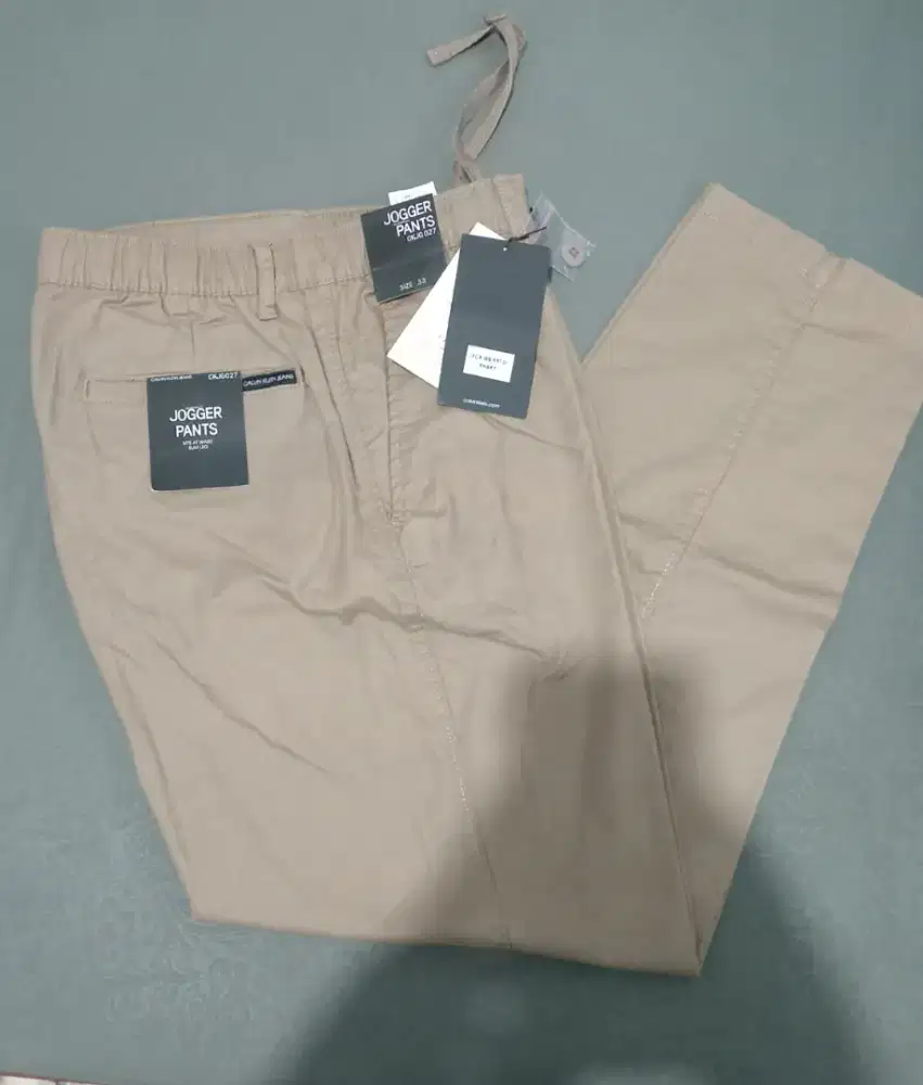 Celana merk ck(premium) warna khaky ukuran 33