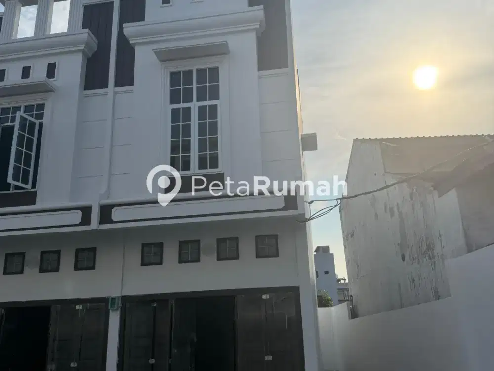 DIJUAL TOWNHOUSE JALAN MUSTAFA GANG LAMA KOMPLEK KANVAZ - DAERAH KRAKATAU (TIPA)