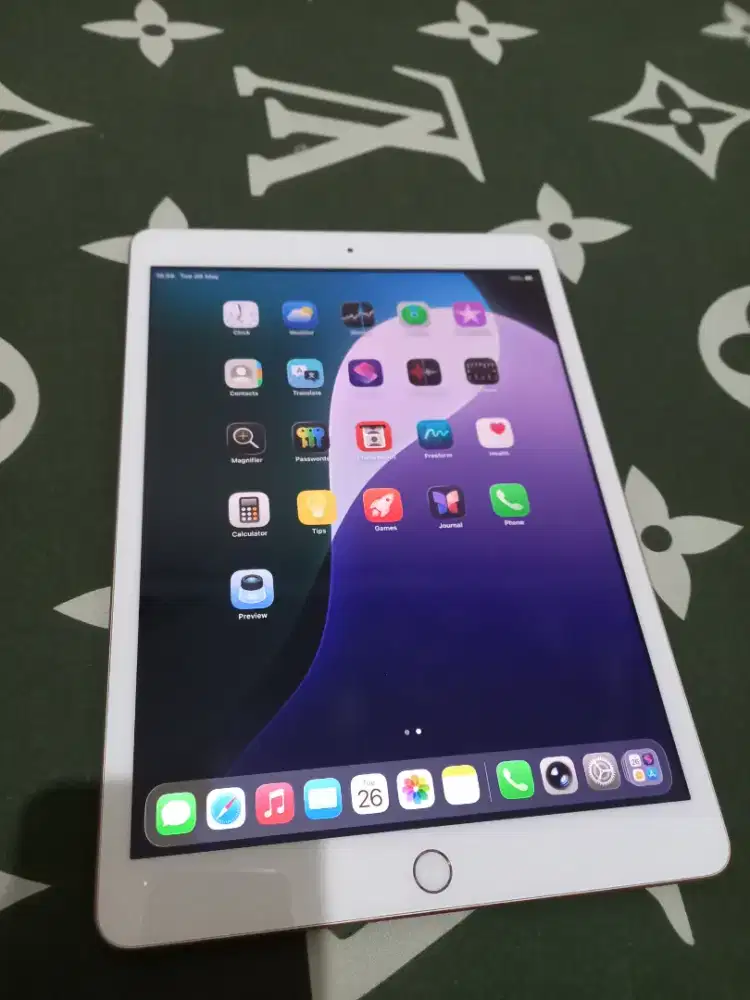 IPad gen 8 Gold 32Gb Wifi Only Ios 26.5 Batangan normal