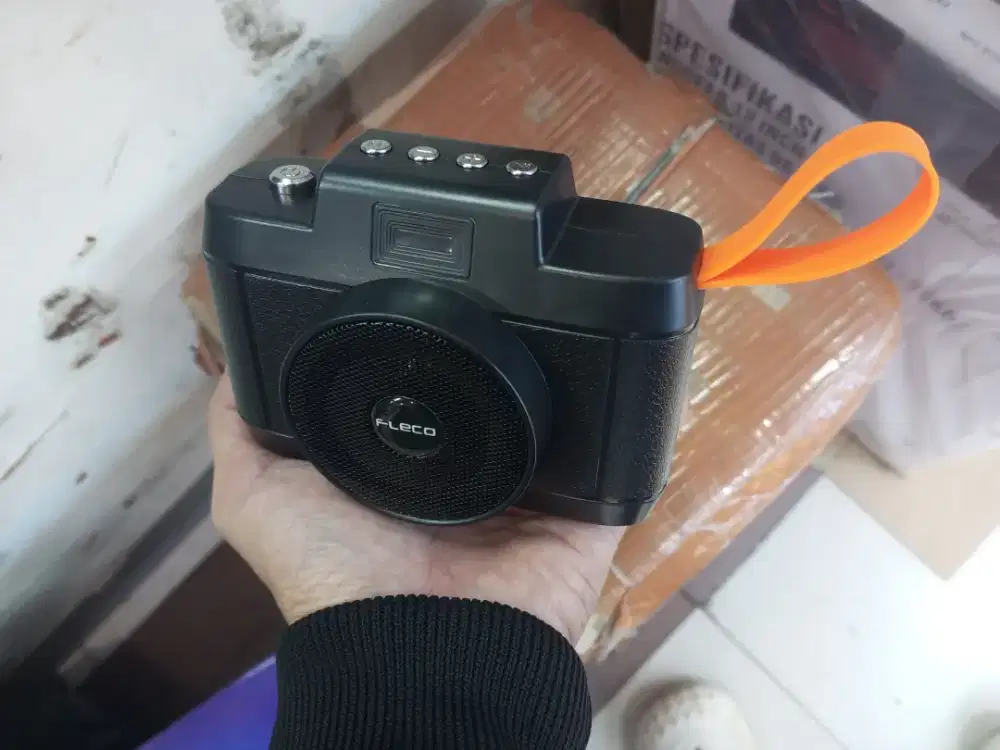 Speaker bluetooth model camera