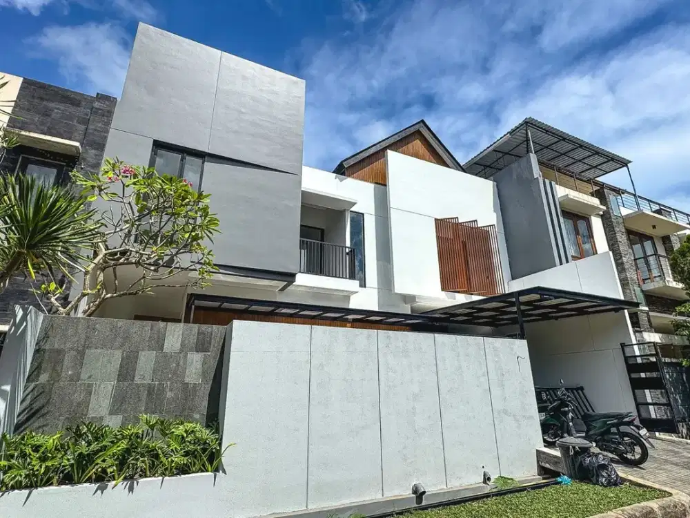 FOR SALE - MODERN CONTEMPORARY HOUSE 3+1 BEDROOMS | TAMAN MUMBUL, NUSA DUA