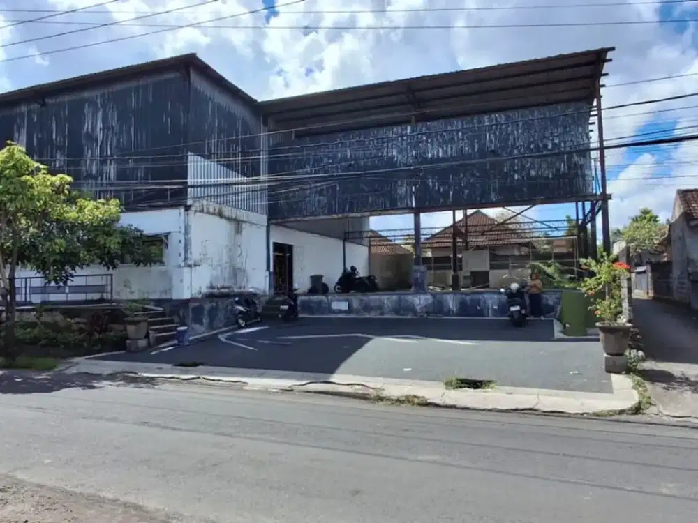 Disewakan tempat uusaha & kantor jalan utama Padonan, Canggu