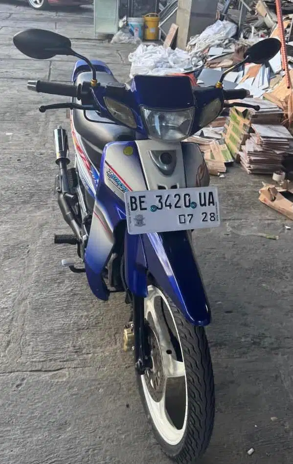 FIZ R 2003 putih biru