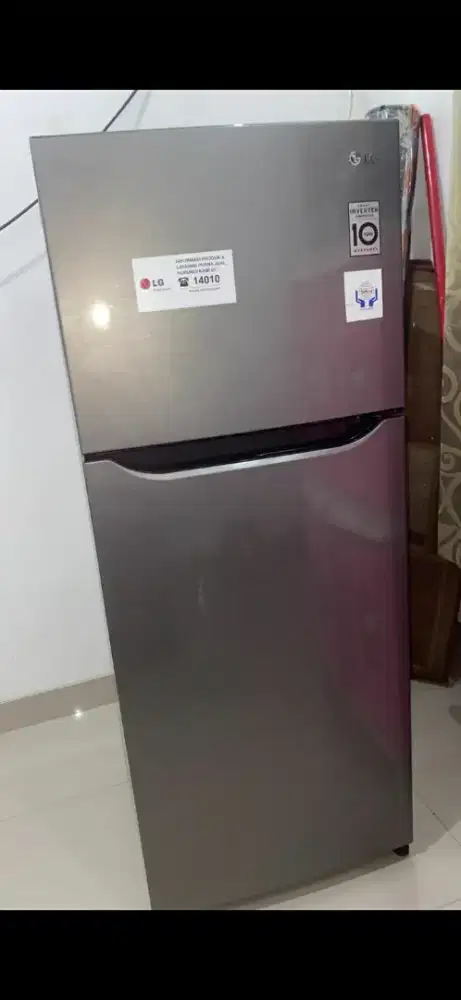 sdh upgrade ke yg jumbo jual kulkas 2 pintu LG INVERTER