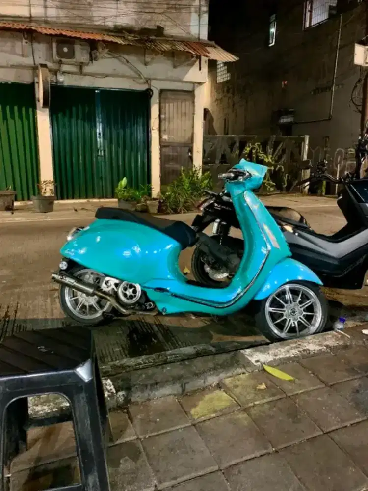 Vespa metic kece siap nongki