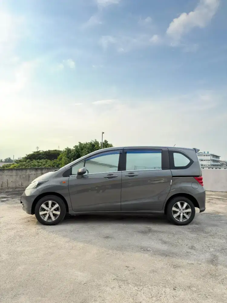 [TIPE TERTINGGI] HONDA FREED E PSD AT