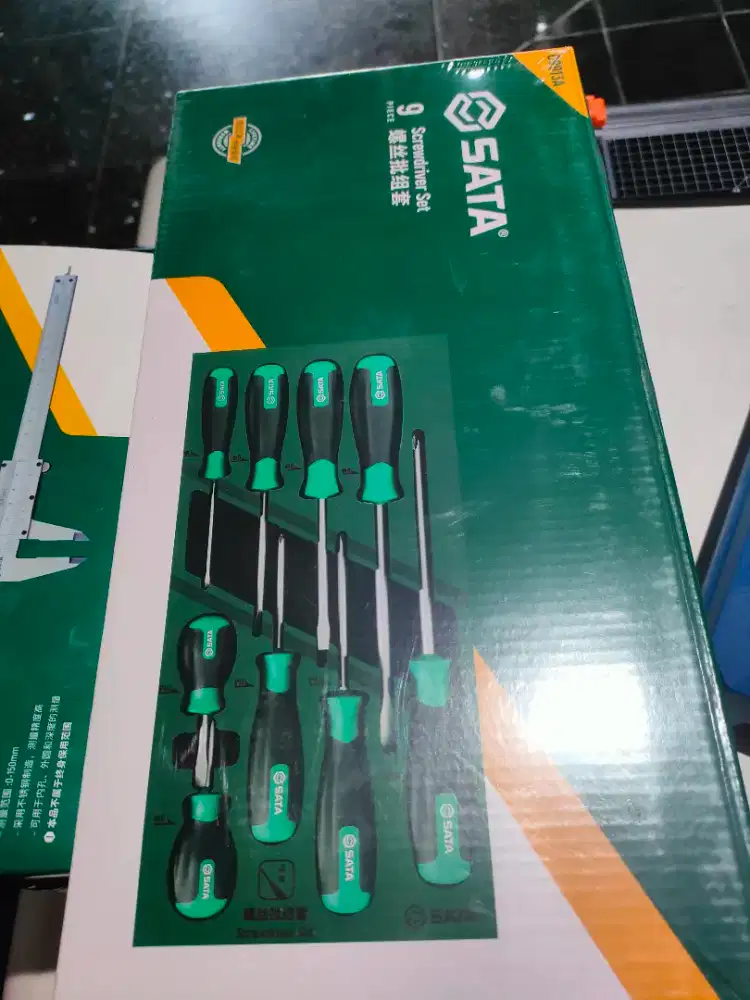 Obeng set SATA 09913A