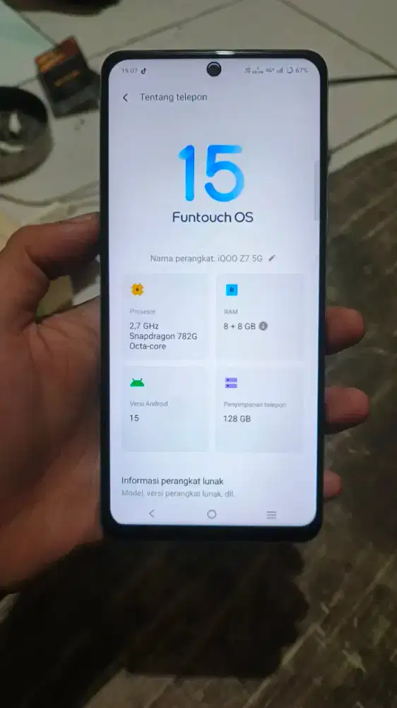 IQOO Z7 5G 8/128GB.