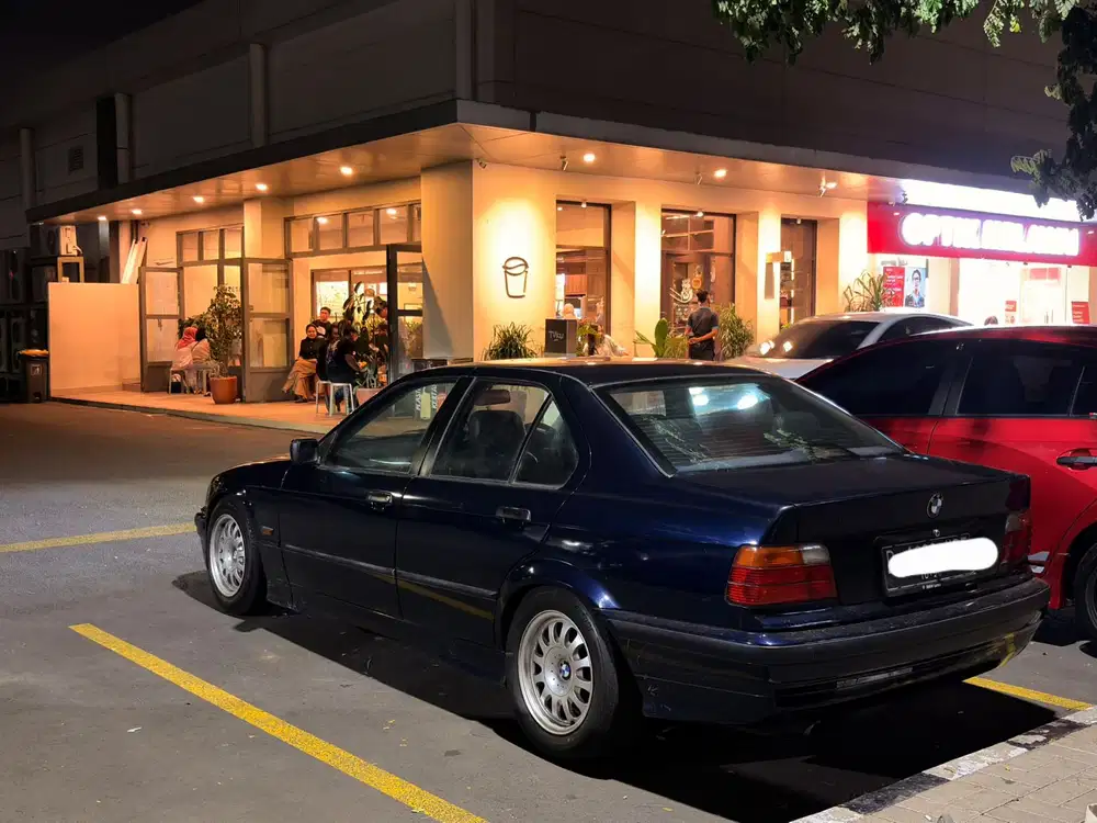 BMW 318i 1996 Bensin