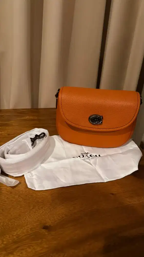 Coach Chaise Crossbody / Saddle Bag