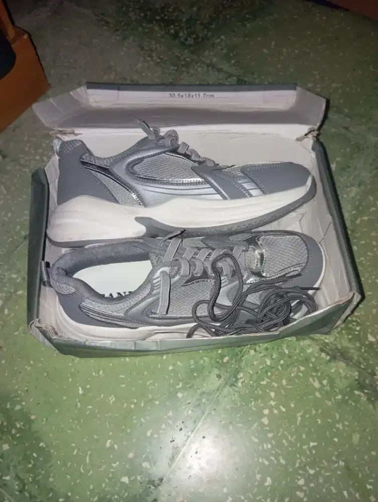 Sepatu CANI Grey White