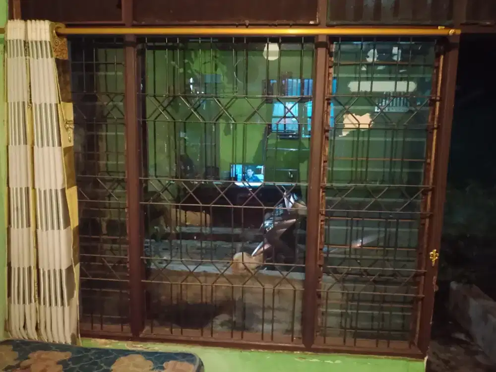 Jual Murah Borongan Jendela Teralis besi&Kaca Nako Kondisi Msh Bgs