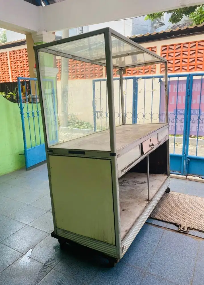 Roda Etalase Kaca