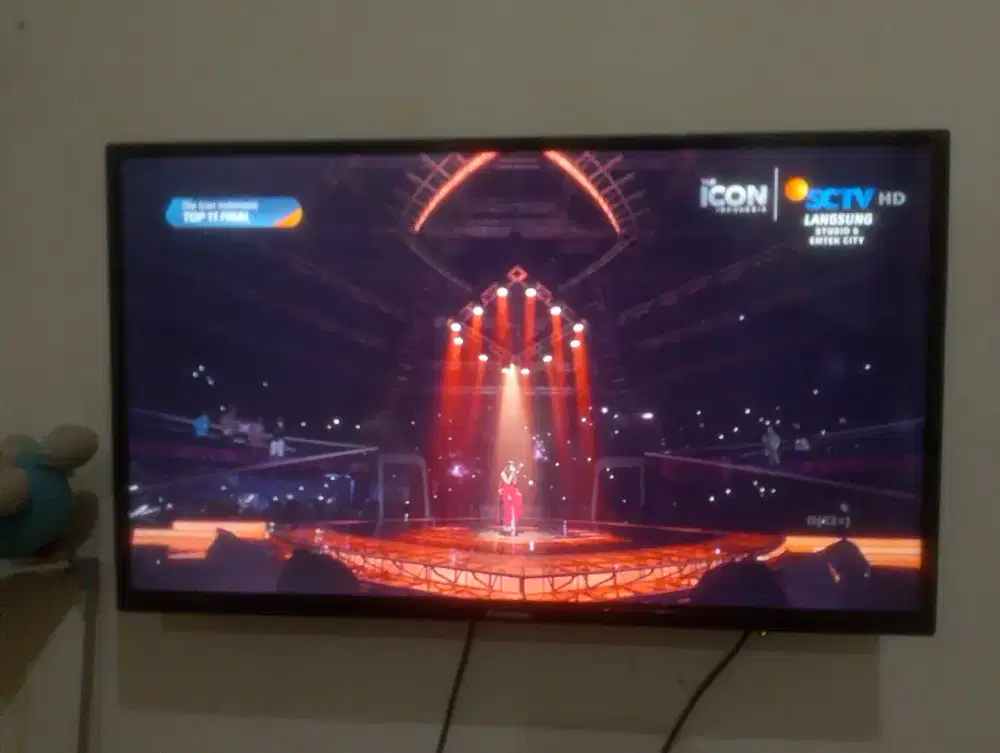 Jual tv merek panasonic beserta perlengkapannya, STB, ANTENA