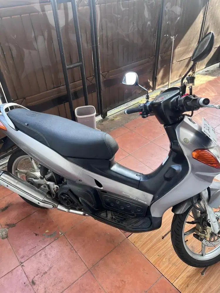 Yamaha nouvo silver