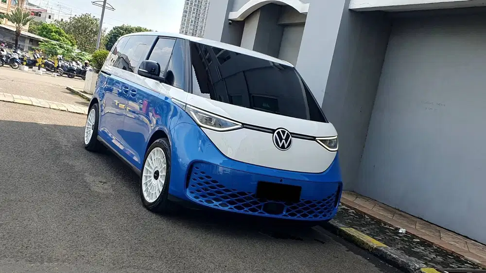 Volkswagen VW ID Buzz LWB 6 Seat EV Dual Tone 2026 NIK 2025 Like New