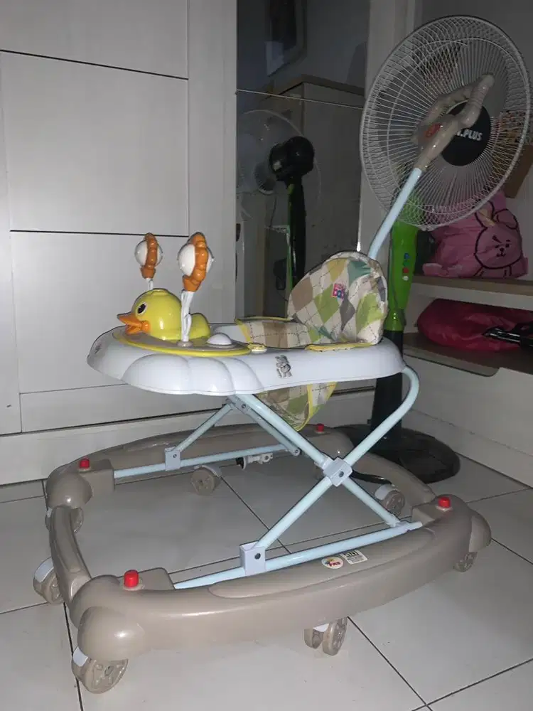 Baby Walker Lora Bekas Masih Bagus