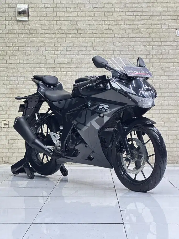 Unit Istimewa Low KM‼️ Suzuki GSX150 R Keyless 2018 - Zaky Mustika