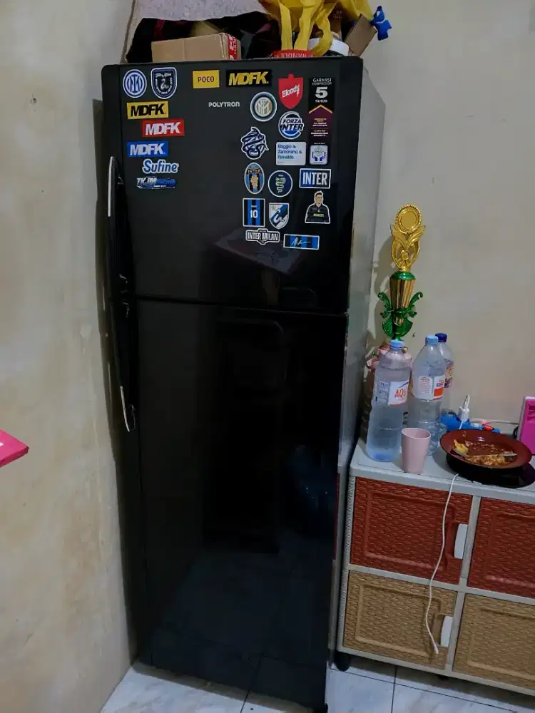 Kulkas polytron 2 pintu belleza