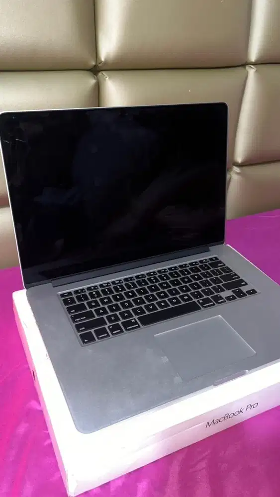 MACBOOK PRO • SECOND BUT TASTE LIKE NEW