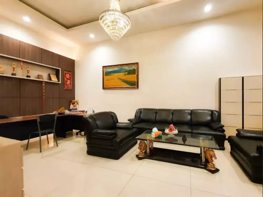 Dijual Villa Lux full furnished Jl.Kunyit - Iskandar Muda