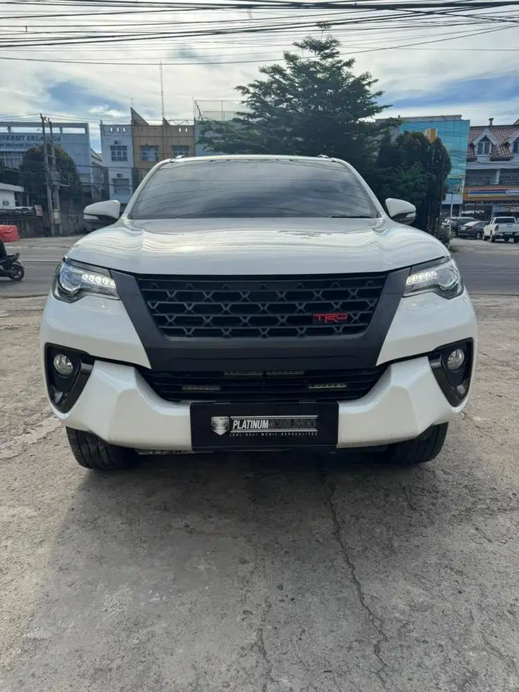 Toyota fortuner 2017 tipe VRZ 2.4 A/T odo 52rb