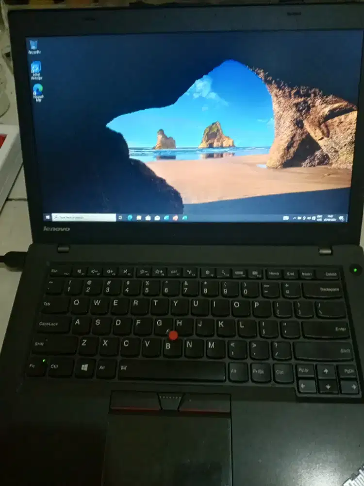 Laptop lenovo t450 i5 ram ssd 128gb ngebut