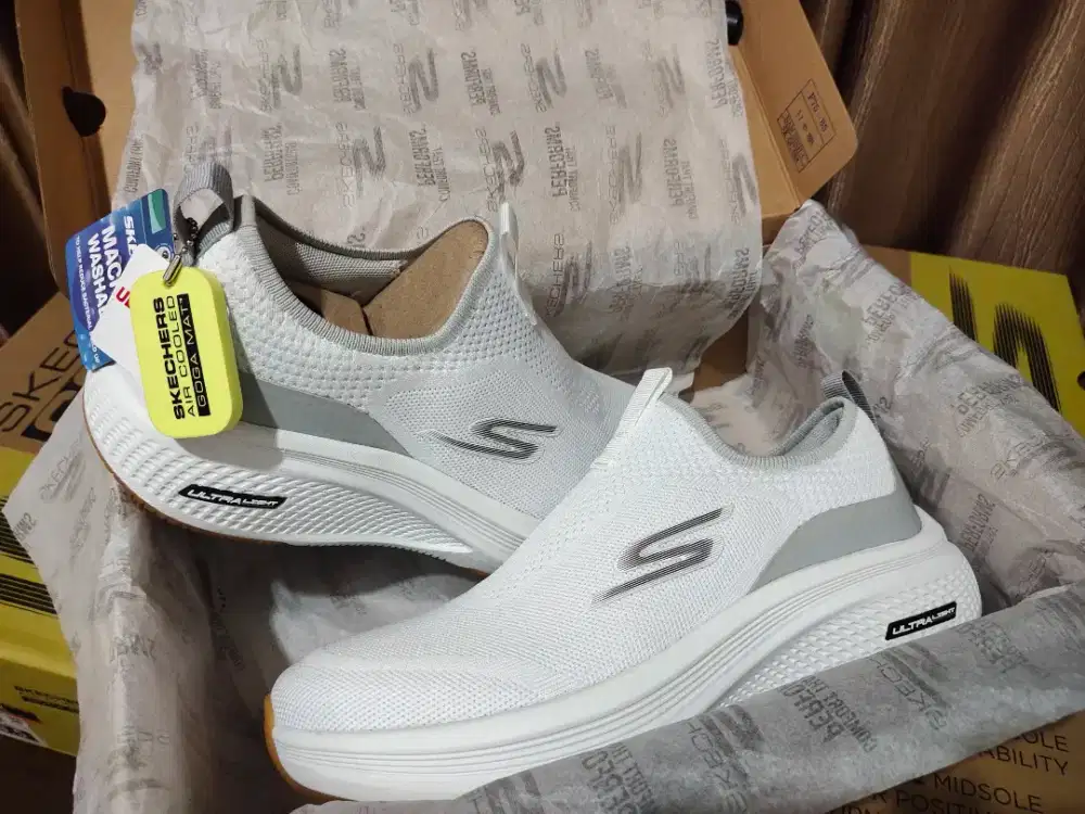 Sepatu Baru Diskon 50% - Skechers Go Run Elevate 2.0 White/Gray 1 Stok