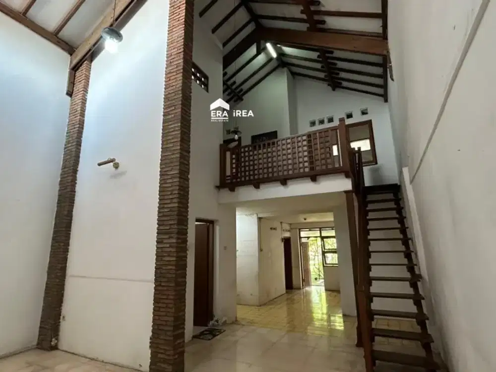 RUMAH DIJUAL DEKAT PASAR KEMBANG SOLO KOTA