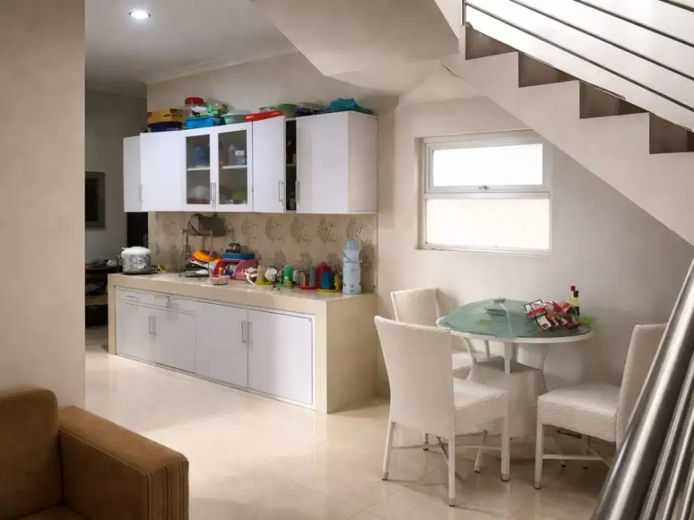 Rumah 5KT Luas 262m² Ada Kios Siap Usaha di Purwomartani Sleman