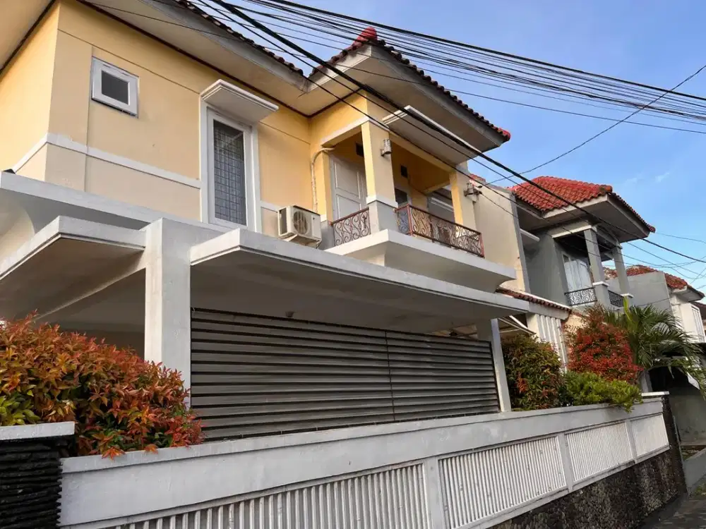 Dijual Rumah 2 Lantai Dekat Hotel Hyatt Jalan Palagan Sleman Jogja