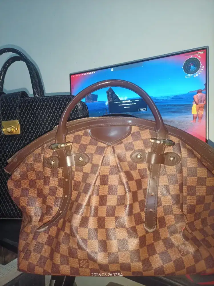 Tas coklat LV layak pakai
