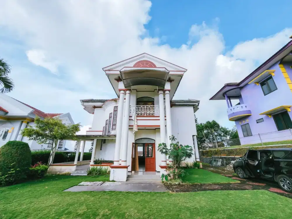 DI JUAL VILLA MEWAH DAN LUAS