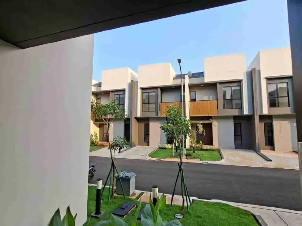 Dijual cepat Rumah 2 lantai di Summarecon Crown Gading Bekasi