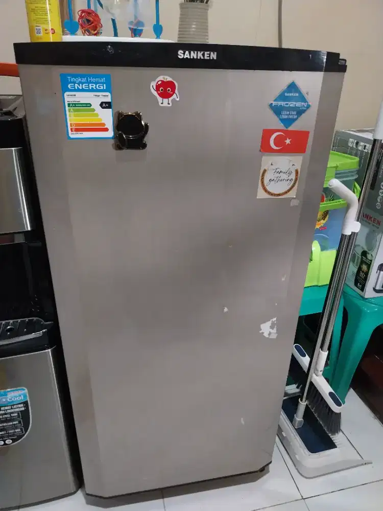 KULKAS SANKEN 1 PINTU
