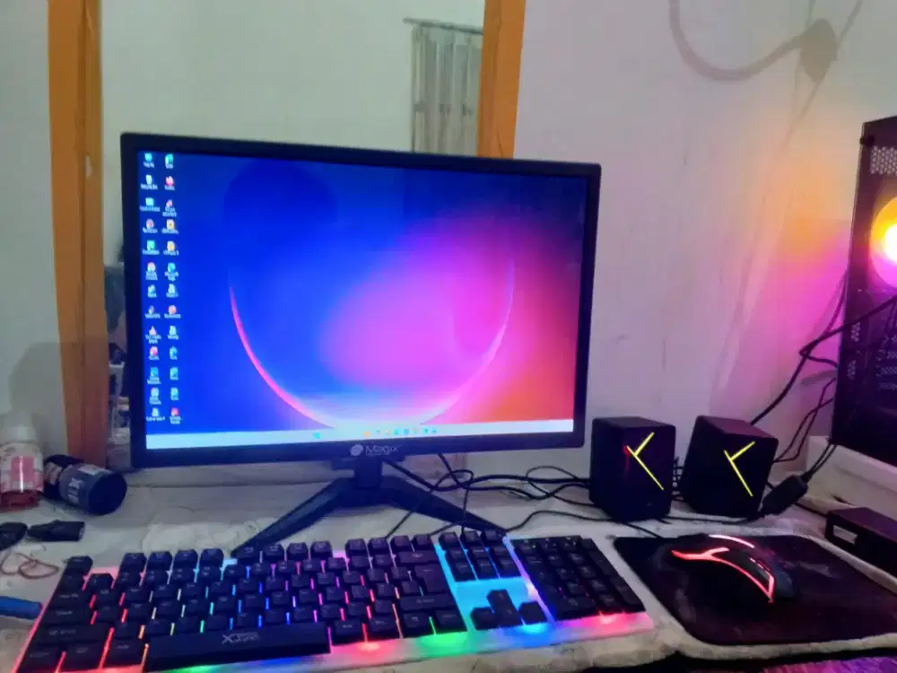 Komputer Gaming fullset ryzen 3 3200g ram 32gb SSD 256gb