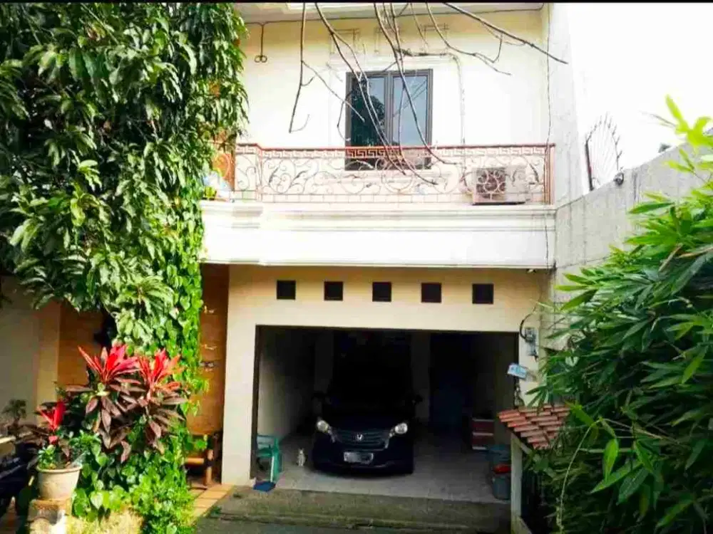 DIJUAL CEPAT Rumah 2 Lantai di pinggir jalan Blk Duku Cibubur Jakarta Timur