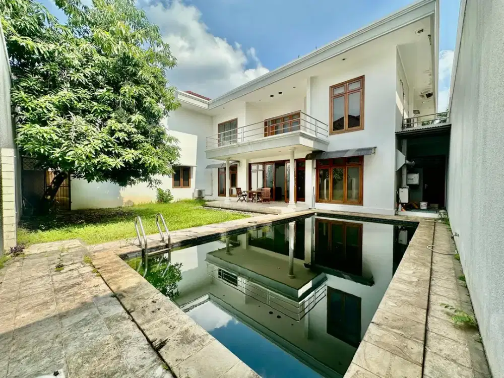 Dijual Cepat Rumah semi furnished Bintaro sektor 3 Jln pinguin
