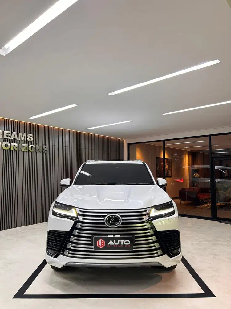 Lexus LX600 VIP 4-Seater 2024 Putih Km14rb B2010SMN Nik 2023