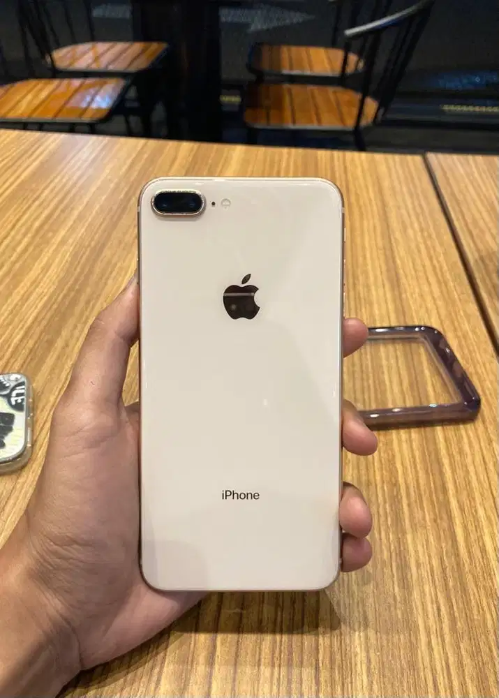 iphone 8 Plus 64 inter Gold