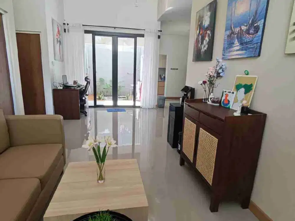 Dijual Rumah Tengah Kota