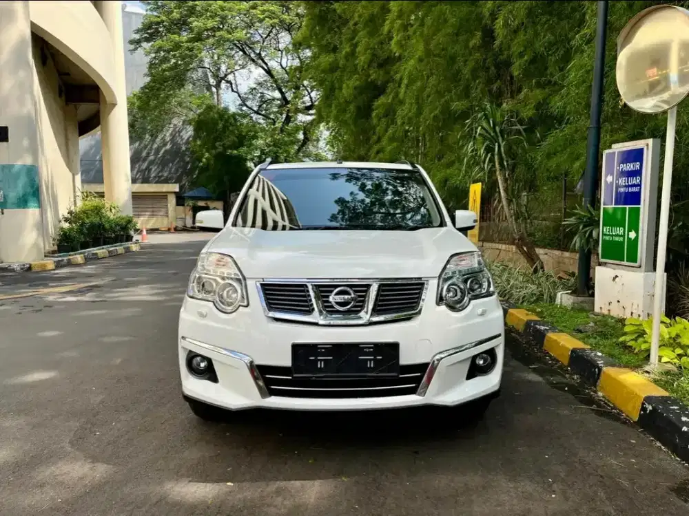 Nissan X-Trail Urban Selection 2.5 AT