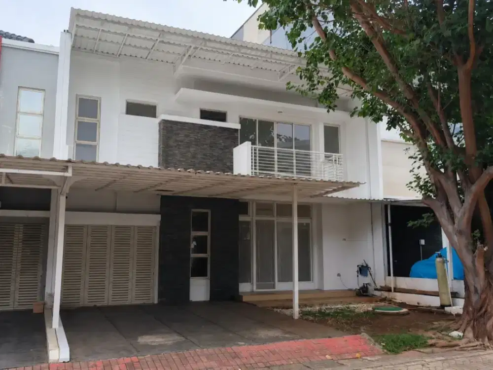DIJUAL RUMAH BAGUS DAN TERAWAT HADAP SELATAN HARGA MURAH DI DI GOLF LAKE RESIDENCE