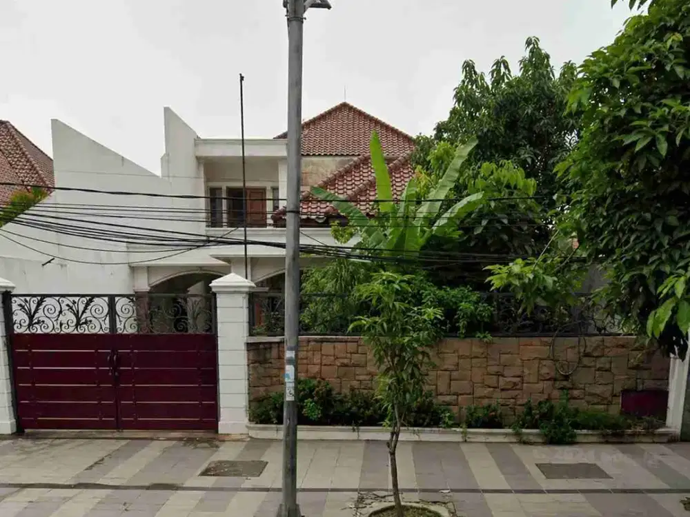 Rumah Megah Strategis Lokasi Raya Gubeng Surabaya