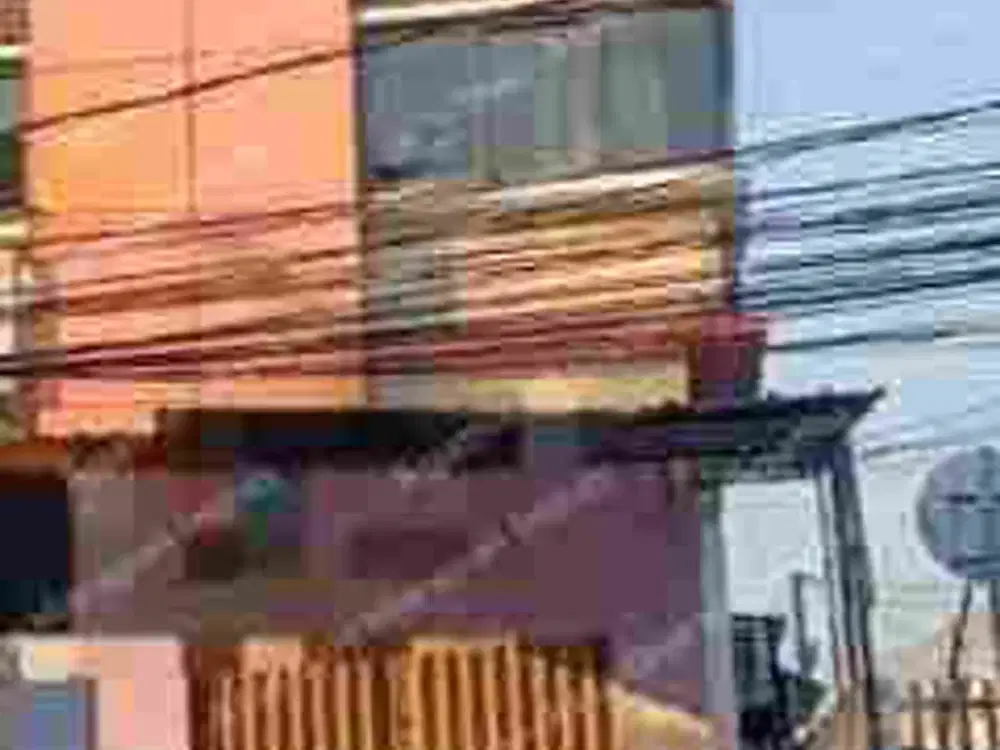 Ruko 3 lantai di pinggir jalan raya Kelapa Gading Jakarta Utara