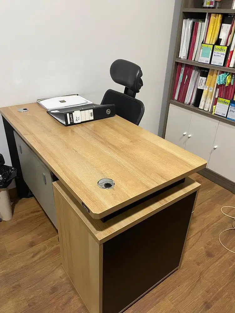 Meja Kantor Informa