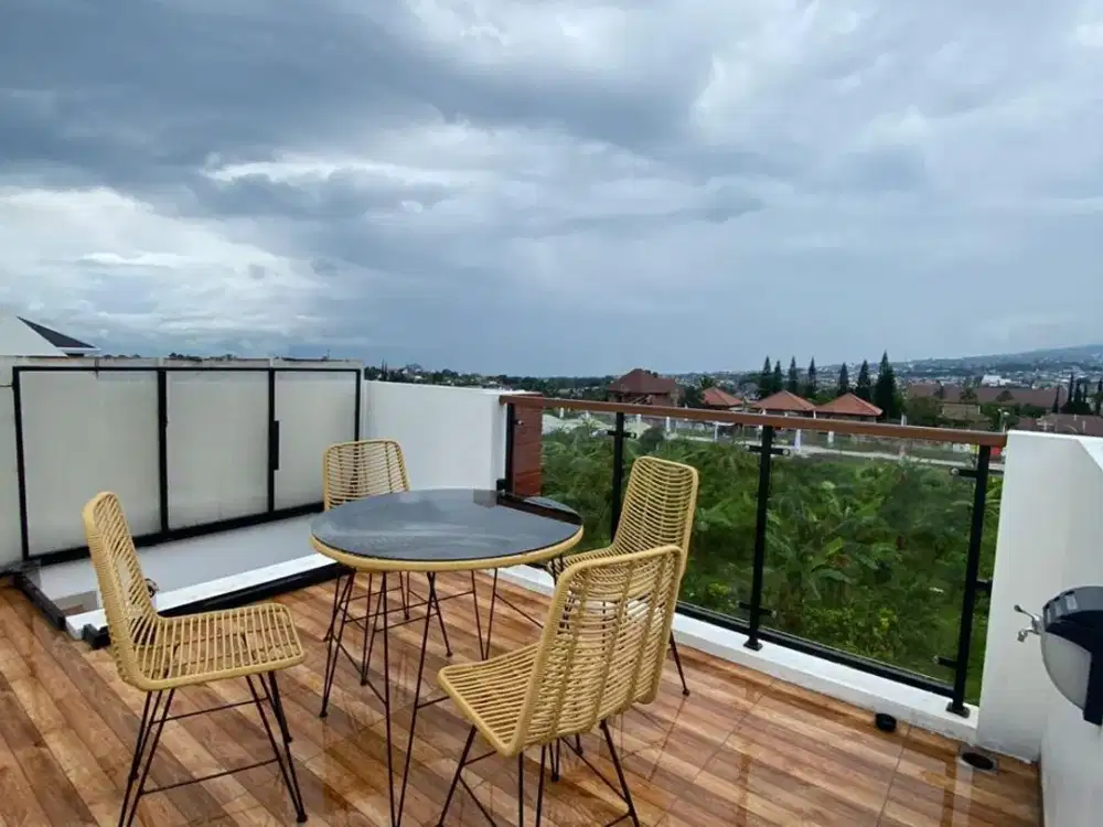 villa exclusive dekat alun alun kota batu view bagus