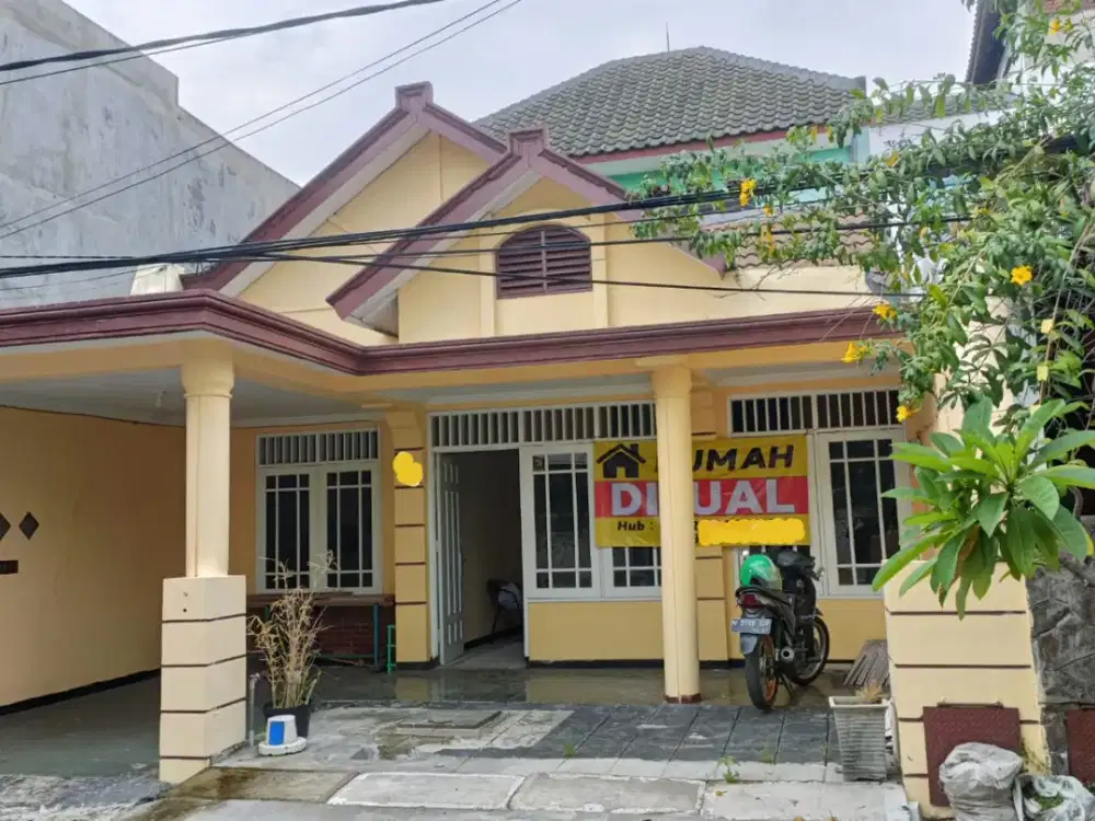 Rumah Besar Jejer 3 Ke Belakang, Perum Puri Indah, Tengah Kota Sidoarjo